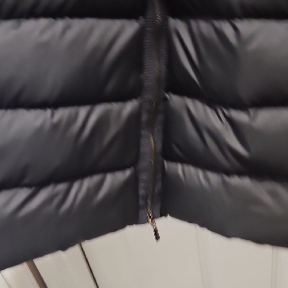 Women's Moncler Black Puffer Coat - Picture 3 of 7